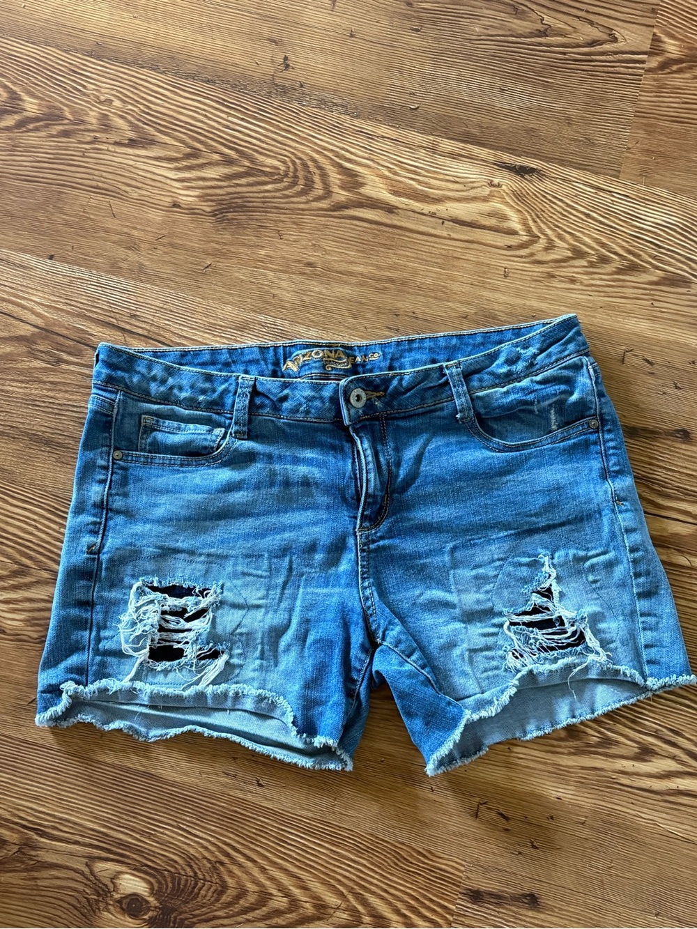 Arizona Jean shorts ripped frayed fronts women’s size 12